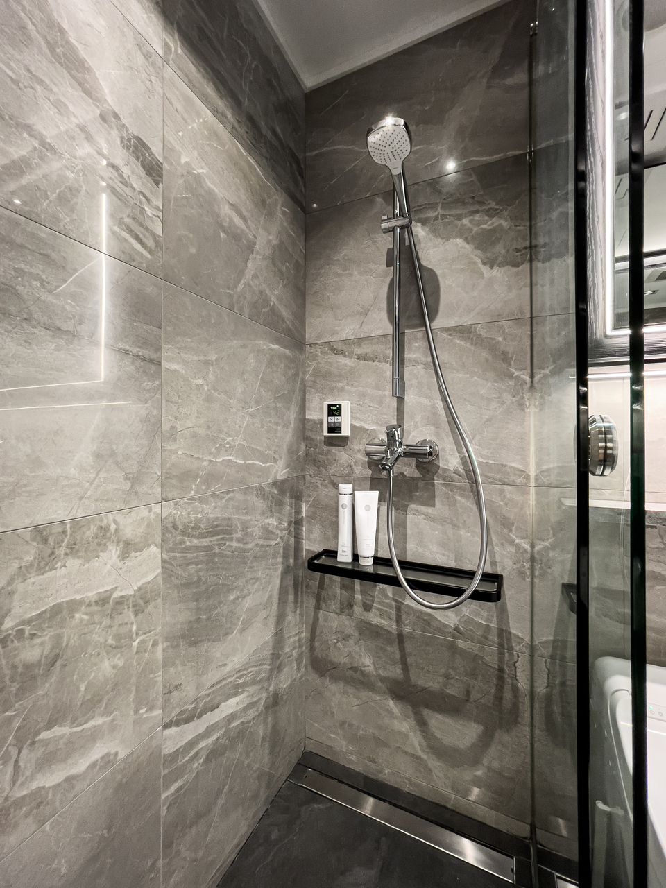 Paul Mak - our interiors ltd. - Lake Silver