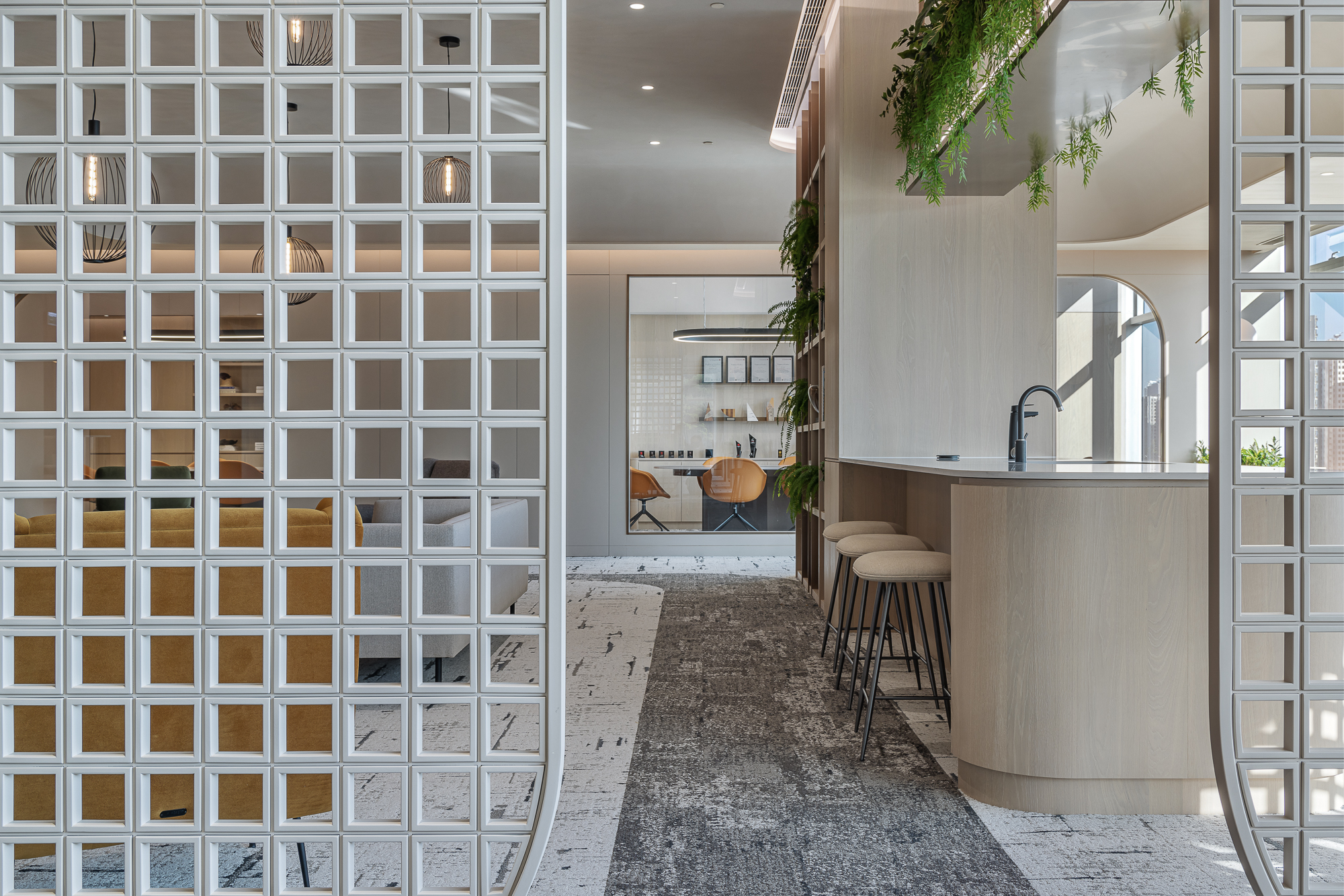 Matthew Li - Grande Interior Design - A Warm & Chic Office