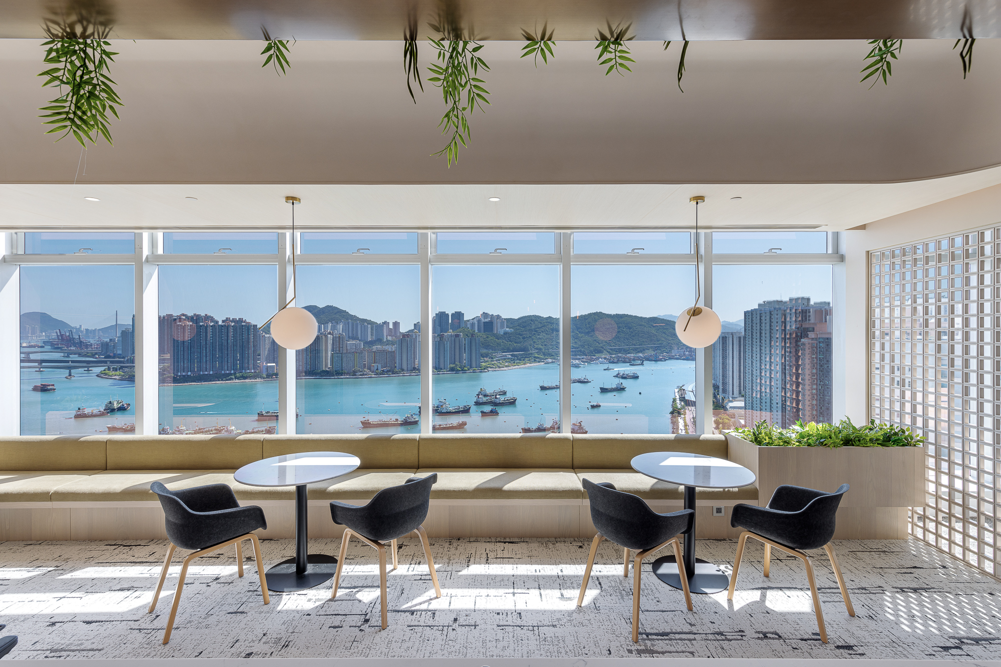 Matthew Li - Grande Interior Design - A Warm & Chic Office
