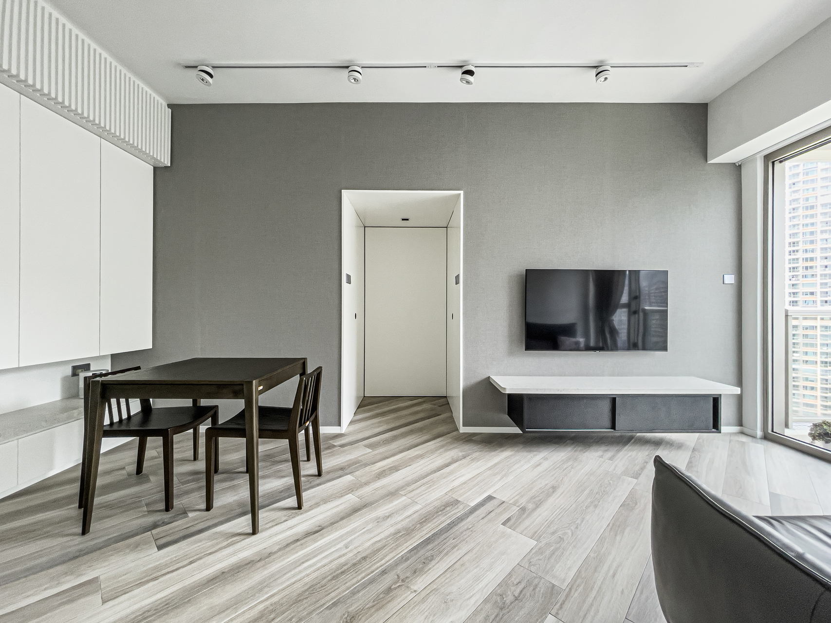 Paul Mak - our interiors ltd. - Lake Silver